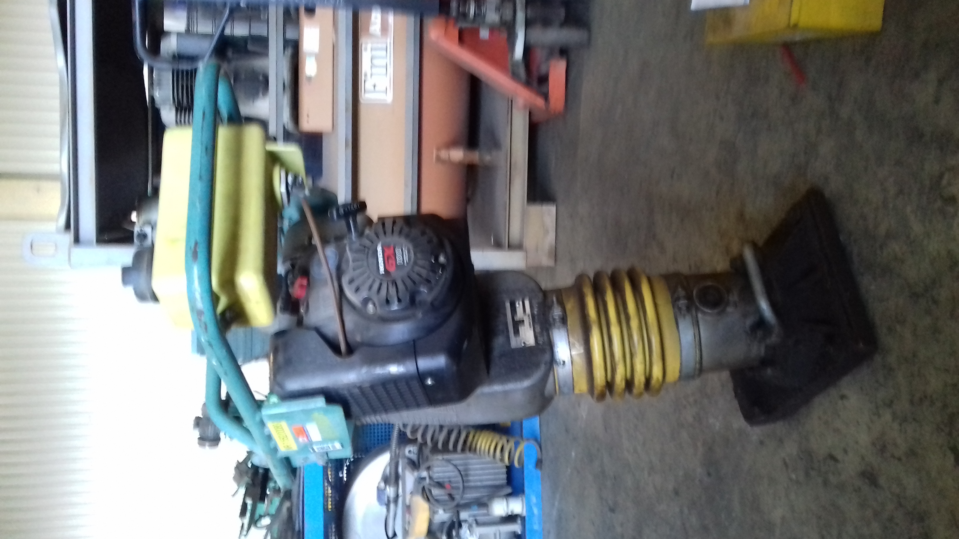 10.	Ubijak stopowy Ammann AVS68-4 numer inwentarzowy IN/1/582/00004